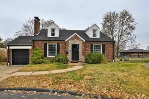 9150 Wayne Dr, Saint Louis, MO 63123 - Photo 1