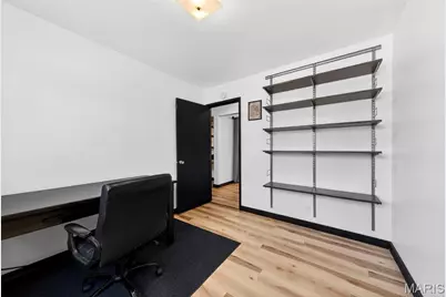 10421 Fourwinds Court, Saint Louis, MO 63114 - Photo 19