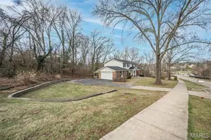 135 Greentrails Dr S, Chesterfield, MO 63017 - Photo 43