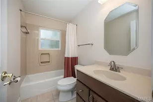 135 Greentrails Dr S, Chesterfield, MO 63017 - Photo 25