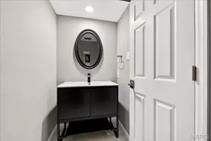 2350 Gateroyal Dr, Saint Louis, MO 63131 - Photo 17