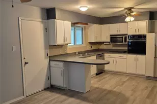 9663 Yorkshire Estates Dr, Crestwood, MO 63126 - Photo 3