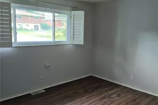 9663 Yorkshire Estates Dr, Crestwood, MO 63126 - Photo 5