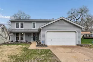 847 Weatherwood Dr, Manchester, MO 63021 - Photo 1