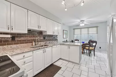 2349 Green Circle Court, Chesterfield, MO 63017 - Photo 7