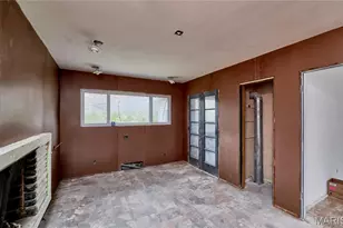 8641 Mayflower Ct, Saint Louis, MO 63132 - Photo 11