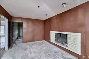 8641 Mayflower Ct, Saint Louis, MO 63132 - Photo 13