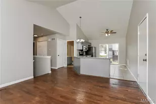 3058 Plum Creek Dr, Saint Peters, MO 63303 - Photo 3