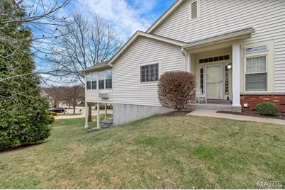 811 Stone Meadow Drive, Chesterfield, MO 63005 - Photo 3