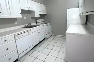 4774 Kings Dr, Saint Louis, MO 63116 - Photo 3