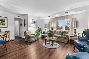 526 Sarah Ln, Creve Coeur, MO 63141 - Photo 3