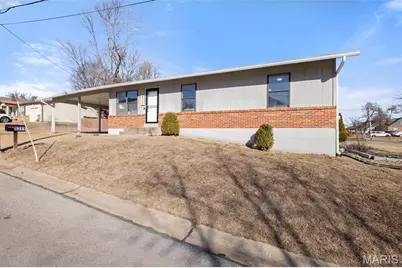 9311 Kenneth Place, Saint Louis, MO 63132 - Photo 1