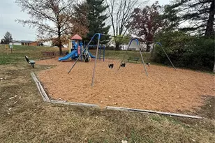 12853 Glenbernie Ln, Saint Louis, MO 63146 - Photo 3