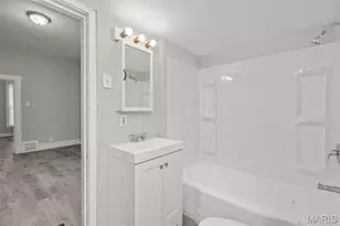 4035 Schiller Pl, Saint Louis, MO 63116 - Photo 17