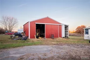 21764 Rice Dr, Lebanon, MO 65536 - Photo 3