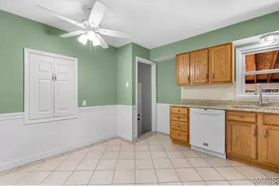 10738 Saint Cosmas Lane, Saint Ann, MO 63074 - Photo 11