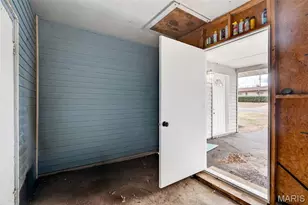 9225 Corregidor Ave, Saint Louis, MO 63134 - Photo 25