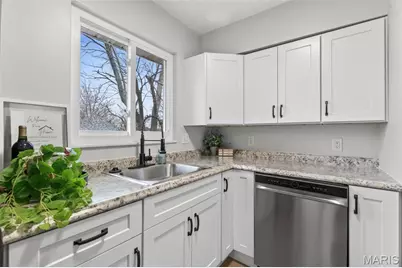 9225 Corregidor Avenue, Saint Louis, MO 63134 - Photo 3