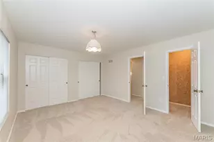 1048 King Henry Ct, Creve Coeur, MO 63146 - Photo 21