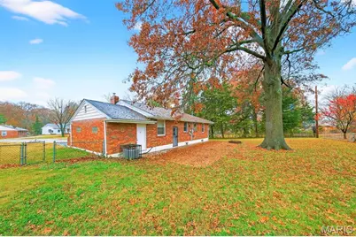 9279 Dell Court, Bellefontaine Neighbors, MO 63137 - Photo 37