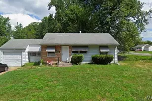 201 Estridge Rd, Saint Louis, MO 63137 - Photo 1