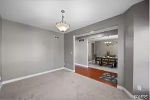 1092 Pierpoint Ln, Saint Charles, MO 63303 - Photo 5