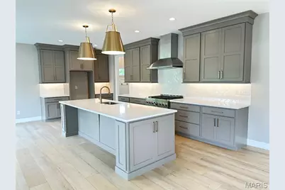 8737 Magdalen Avenue, Saint Louis, MO 63144 - Photo 3