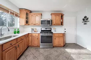 9738 Crestwick Dr, Sunset Hills, MO 63128 - Photo 17