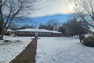 9738 Crestwick Dr, Sunset Hills, MO 63128 - Photo 47