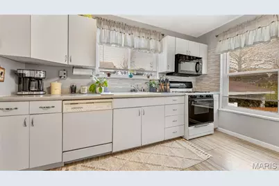 431 Kingston Drive, Saint Louis, MO 63125 - Photo 15