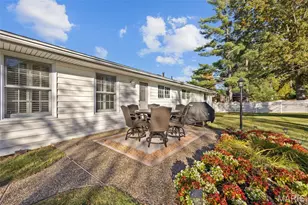 114 Breezeview Dr, Ballwin, MO 63021 - Photo 3