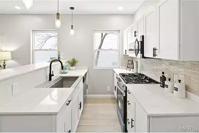 4633 Varrelmann Avenue, Saint Louis, MO 63116 - Photo 9