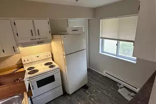 8751 Sieloff Dr, Hazelwood, MO 63042 - Photo 3