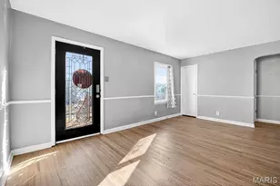 1923 Clare Ct, Saint Louis, MO 63114 - Photo 3