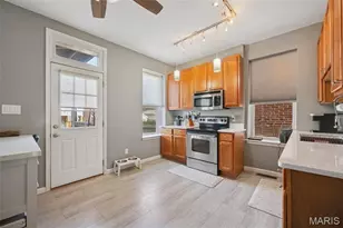 3871 Wyoming St, Saint Louis, MO 63116 - Photo 9