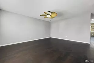 11955 Red Barn Ct, Florissant, MO 63033 - Photo 3