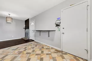 11955 Red Barn Ct, Florissant, MO 63033 - Photo 11