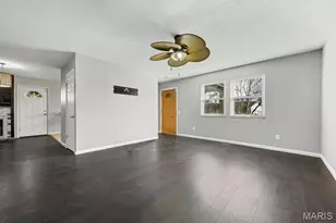 11955 Red Barn Ct, Florissant, MO 63033 - Photo 5