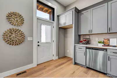 1000 Barton Street, Saint Louis, MO 63104 - Photo 21