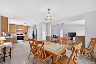 912 Waterford Villas Ct, Lake Saint Louis, MO 63367 - Photo 5