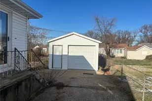 8139 Blanchard Dr, Berkeley, MO 63134 - Photo 17