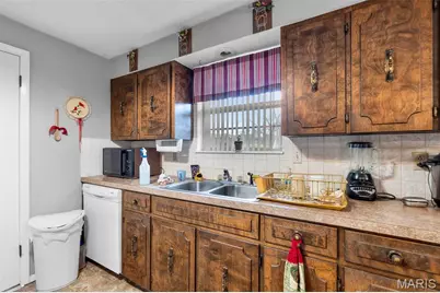 864 Strawberry Lane, Jackson, MO 63755 - Photo 11