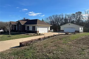 812 Hillcrest Dr, Robertsville, MO 65066 - Photo 1