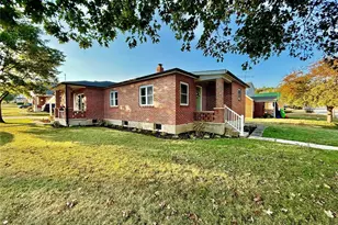 405 W 9th St, Hermann, MO 65041 - Photo 1