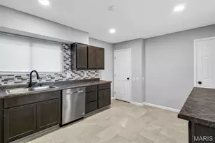 2145 Flamingo Dr, Florissant, MO 63031 - Photo 7