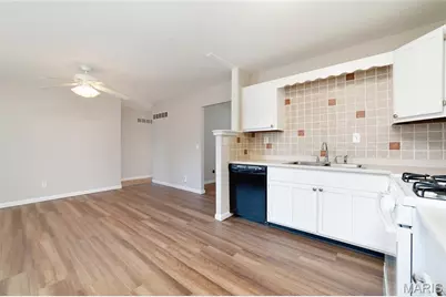 7274 Tannoia Drive, Hazelwood, MO 63042 - Photo 7