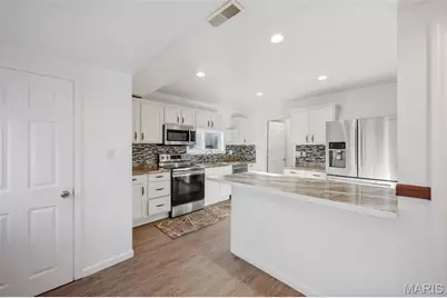 210 Horn Avenue, Saint Louis, MO 63125 - Photo 17