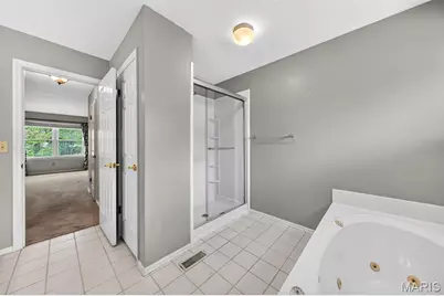 10863 Picadily Square Drive, Saint Louis, MO 63146 - Photo 13