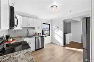 8924 Anchor Dr, Saint Louis, MO 63123 - Photo 9