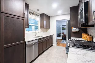 5556 Milburn Rd, Oakville, MO 63129 - Photo 9